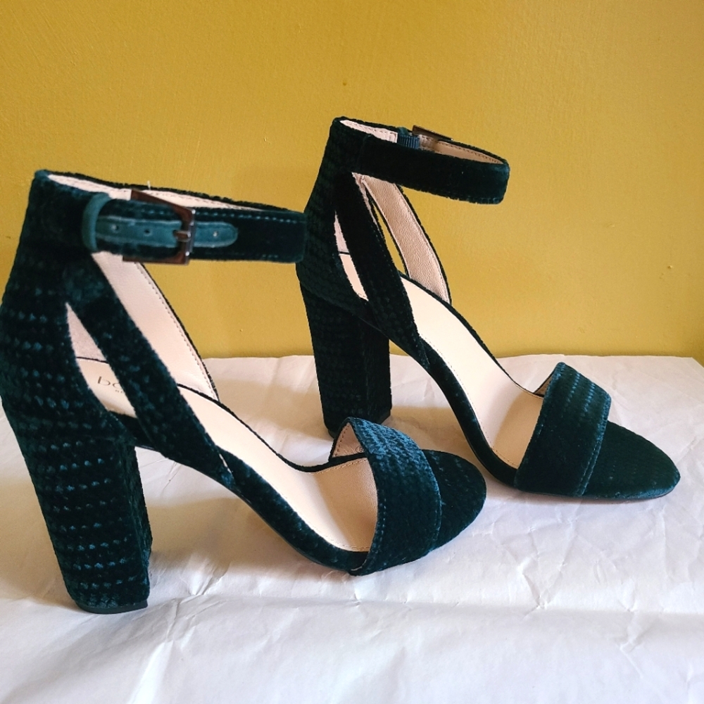 Botkier Gianna Emerald Velvet block heel size 5.5